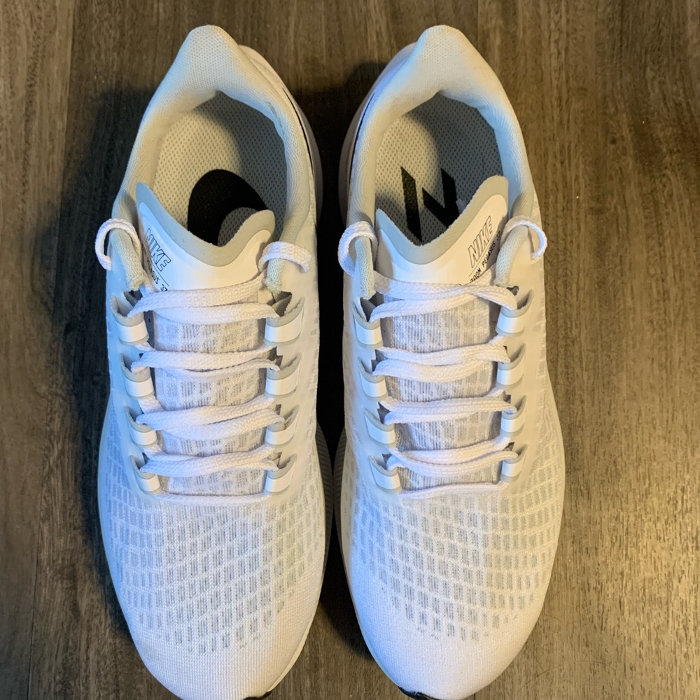 NWOT Women’s Pegasus 37 White Running Shoe